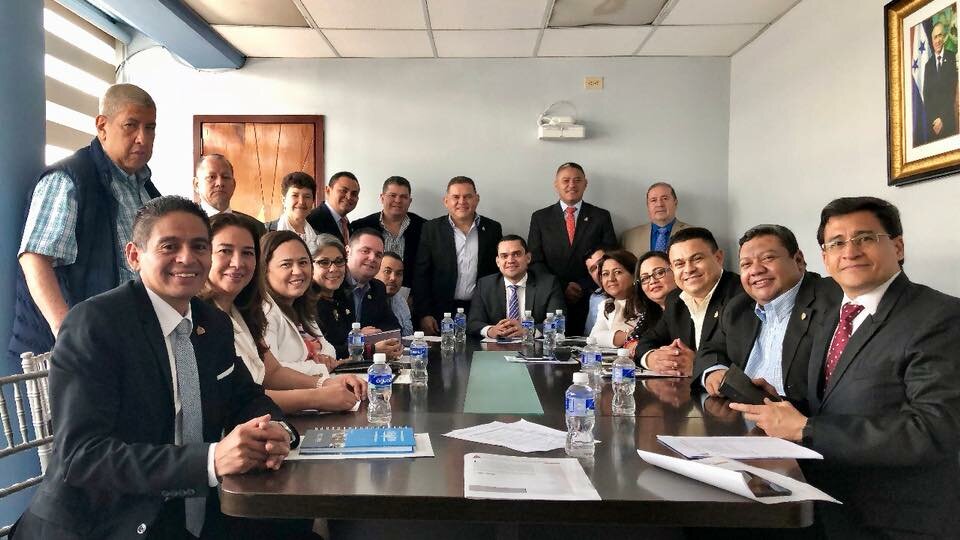 Primer Estudio Bíblico de Capitol Ministries en el Congreso Nacional de Honduras